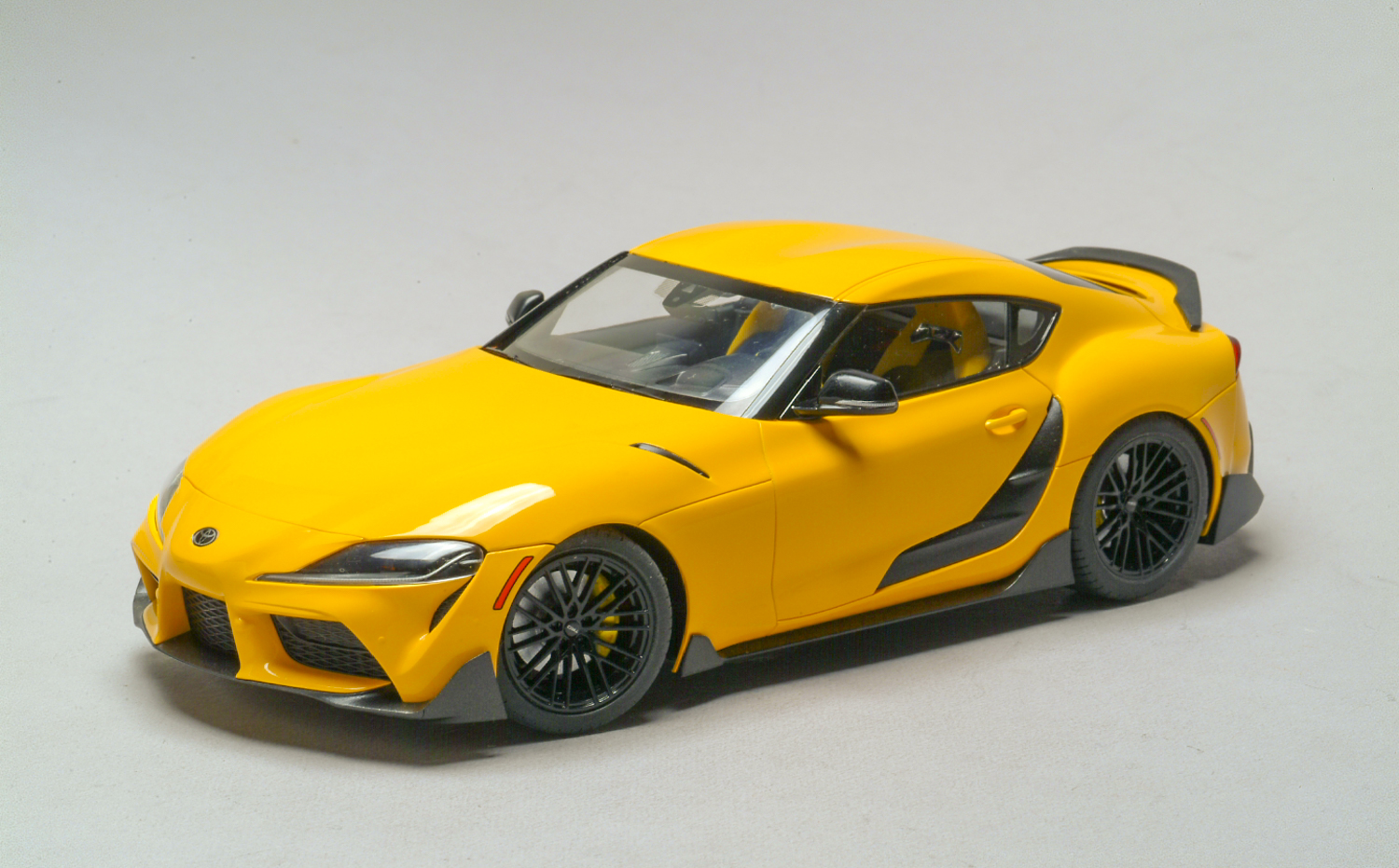 Tamiya 1/24 scale Toyota GR Supra Custom plastic model kit review