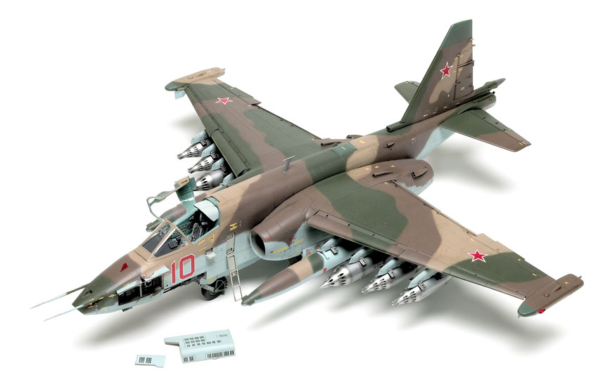 9100円 【NEW限定品】 プラモデル トランペッター Su-25Frogfoot A １ 32