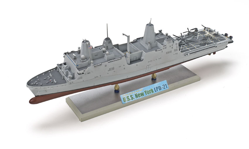 Cyber-hobby 1/700 scale USS New York LPD-21 | Finescale Modeler 