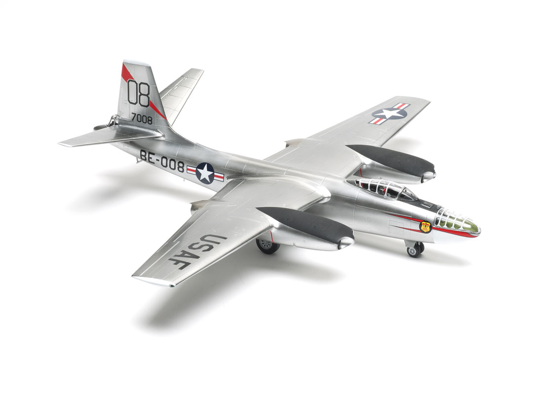 RB-45C Tornado RAF - Plastic Model Building Kit # 72123 Valom 1/72 Scale N.A 