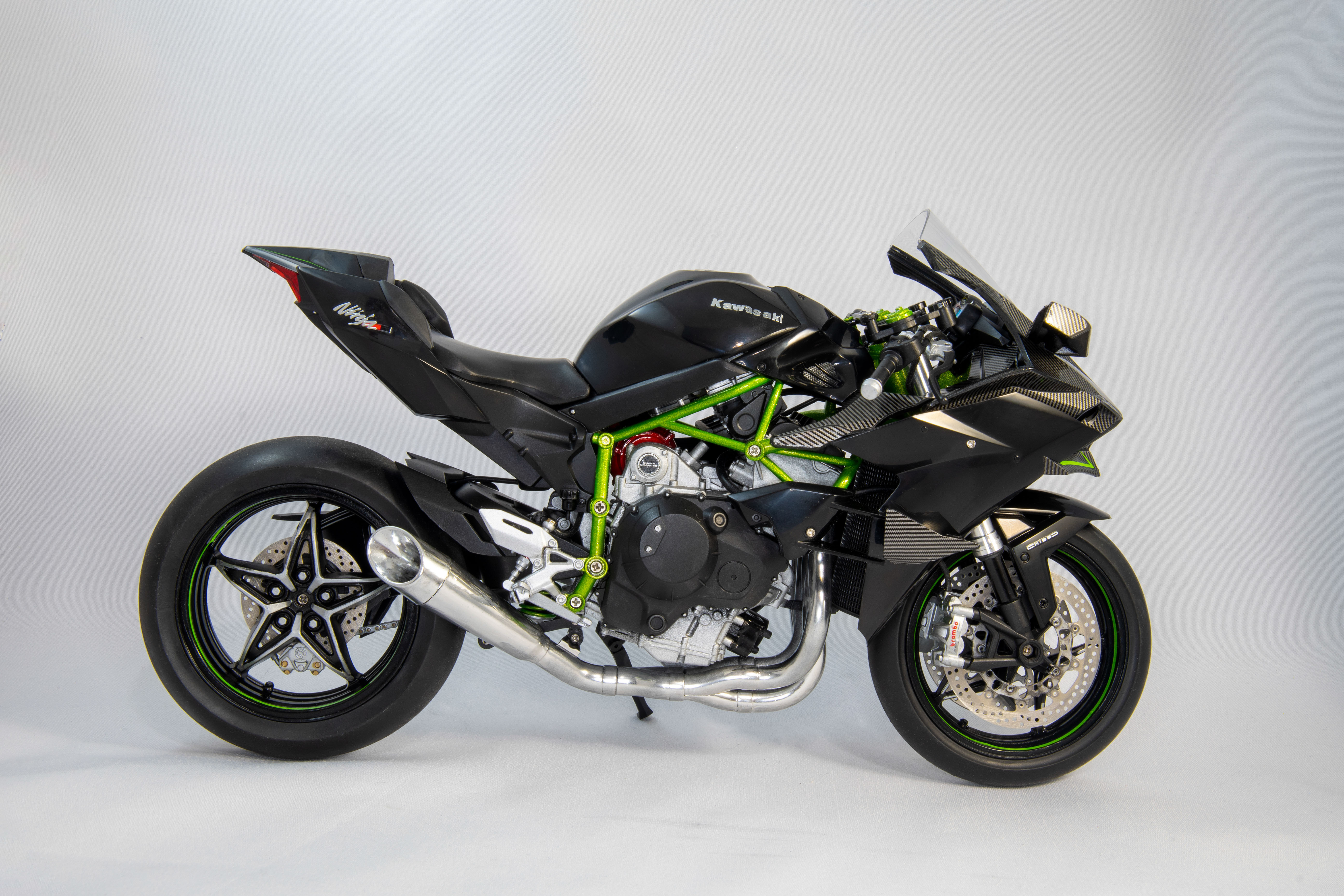tilnærmelse Modsigelse afskaffe Build review of the Meng Kawasaki Ninja H2R scale model motorcycle kit |  FineScale Modeler Magazine