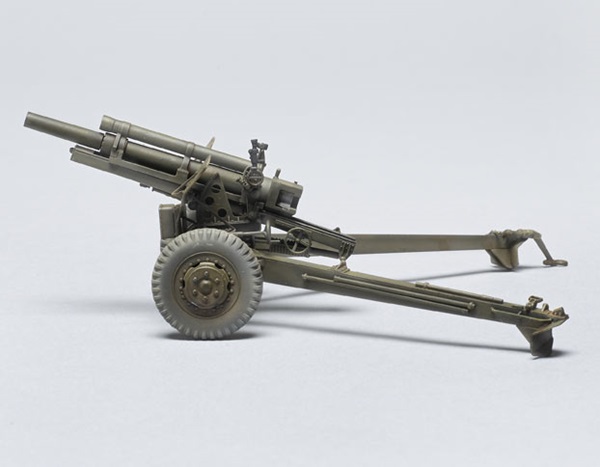 Dragon 1/35 scale M2A1 105mm howitzer and carriage
