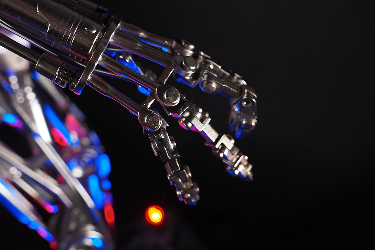 A close up of the T-800's hand