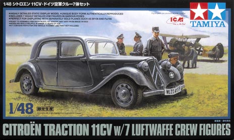 Citroen traction 11CV with 7 Luftwaffe crew figures