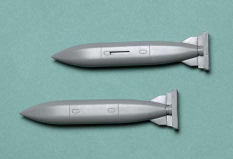 Extra 1200 liter fuel tanks SAAB 39 Gripen, SAAB 35 Draken DK & SF