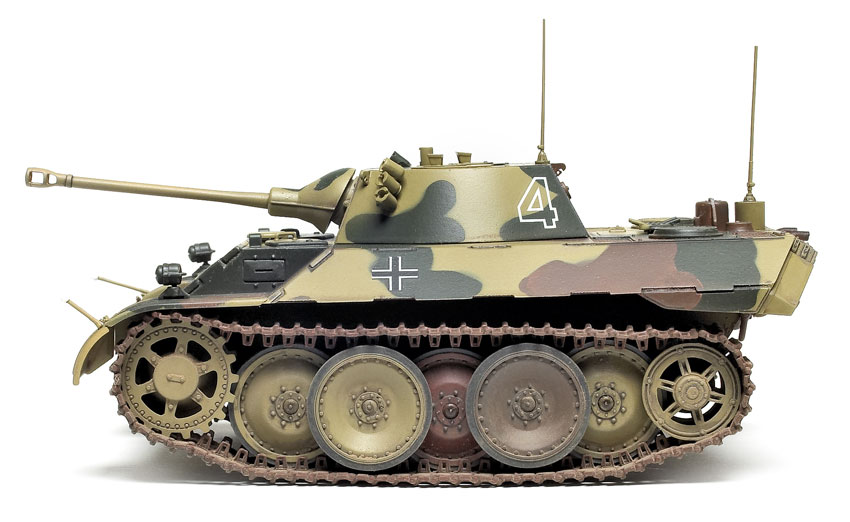 HobbyBoss 1/35 scale German VK1602 Leopard