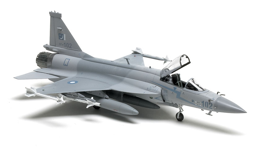 Trumpeter 1/72 scale FC-1 Fierce Dragon/JF-17 Thunder