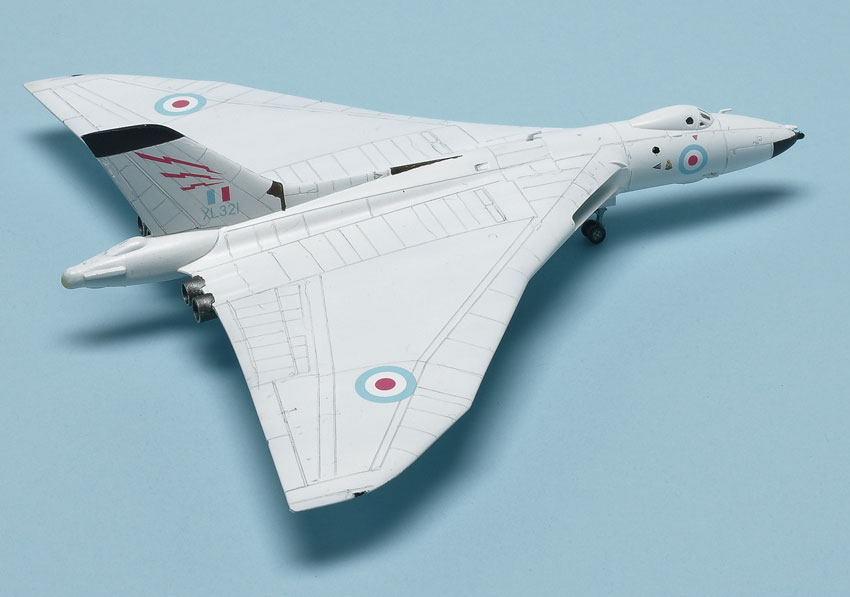 Cyber-hobby 1/200 scale Avro Vulcan B.2 – FineScale Modeler