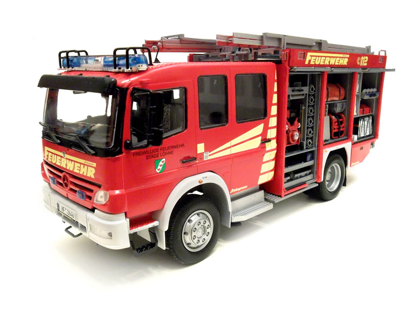 Revell Germany 1/24 scale Schlingman LF 20/16 firetruck