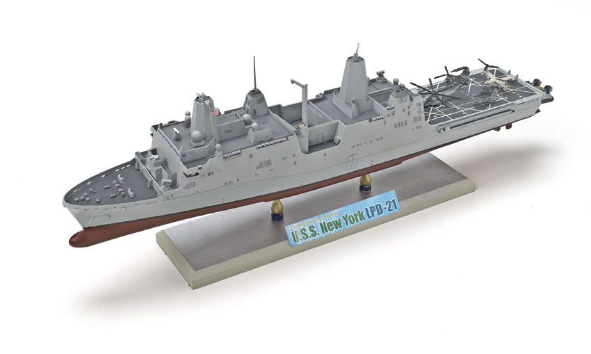 Cyber-hobby 1/700 scale USS New York LPD-21 – FineScale Modeler