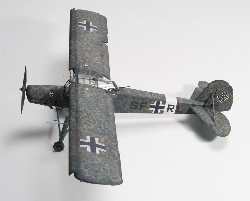 Painting a Storch fit for Rommel