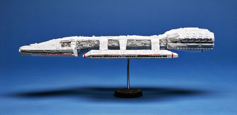 Moebius Models 1/4105 scale Battlestar Galactica