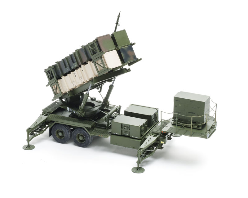 Trumpeter MIM-104 Patriot launcher and radar trailers