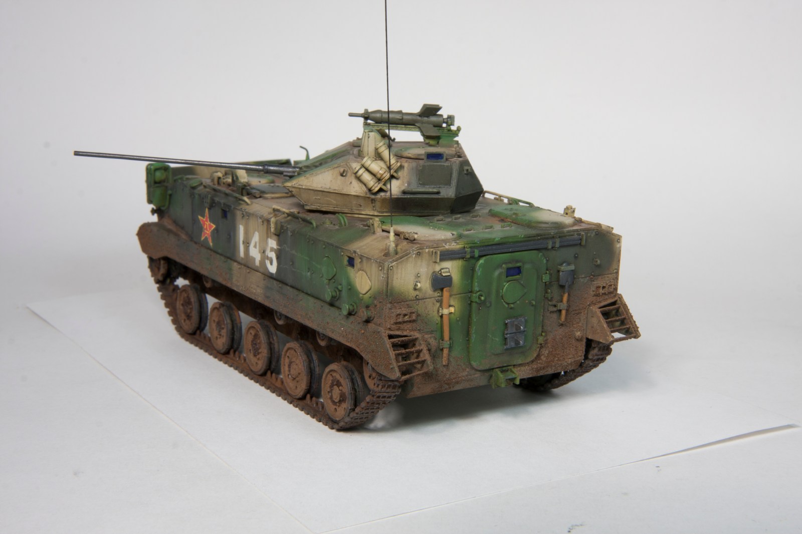 ZLC2000paintjob_FineScaleModeler10