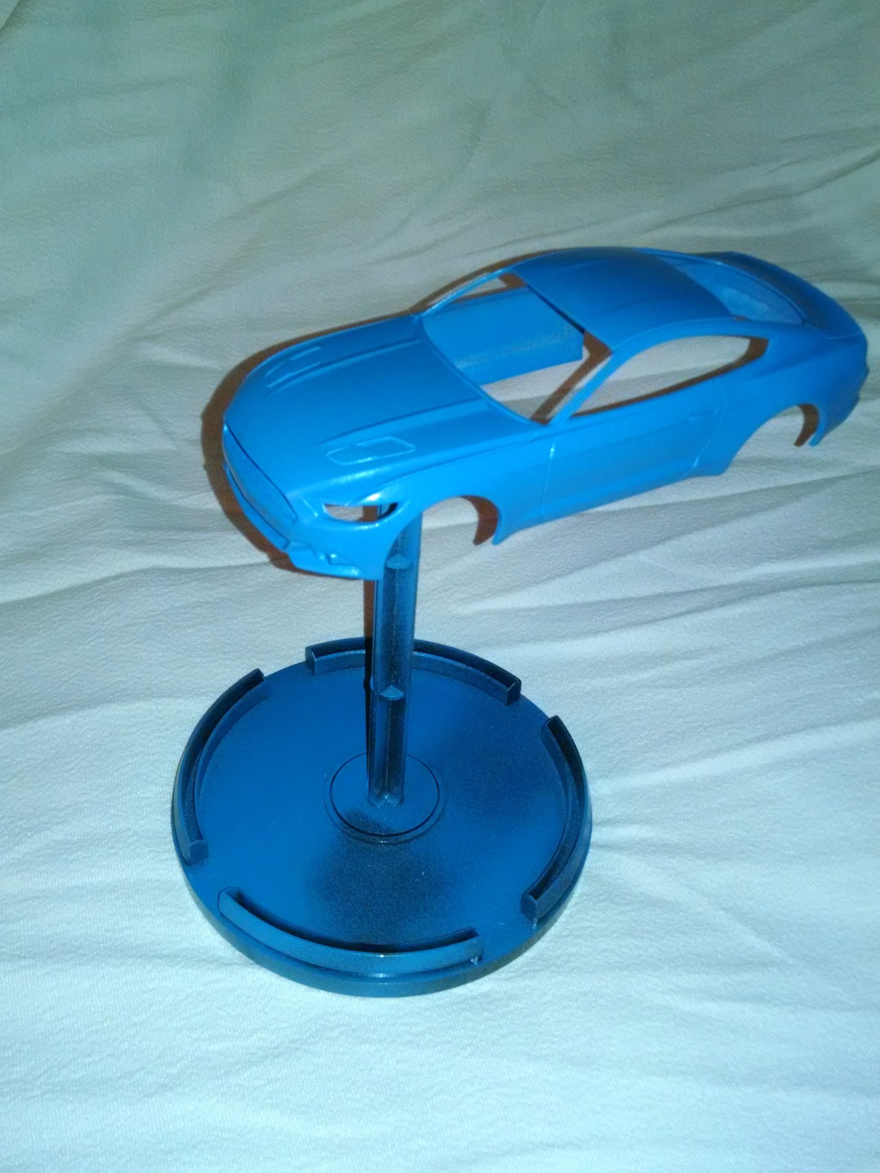 Create a paint stand from a CD/DVD spindle