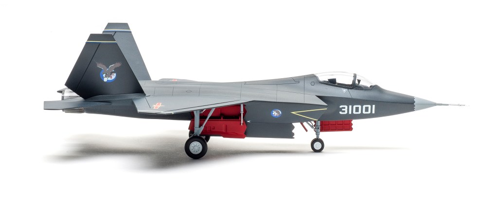 Trumpeter Shenyang J-31 Gyrfalcon