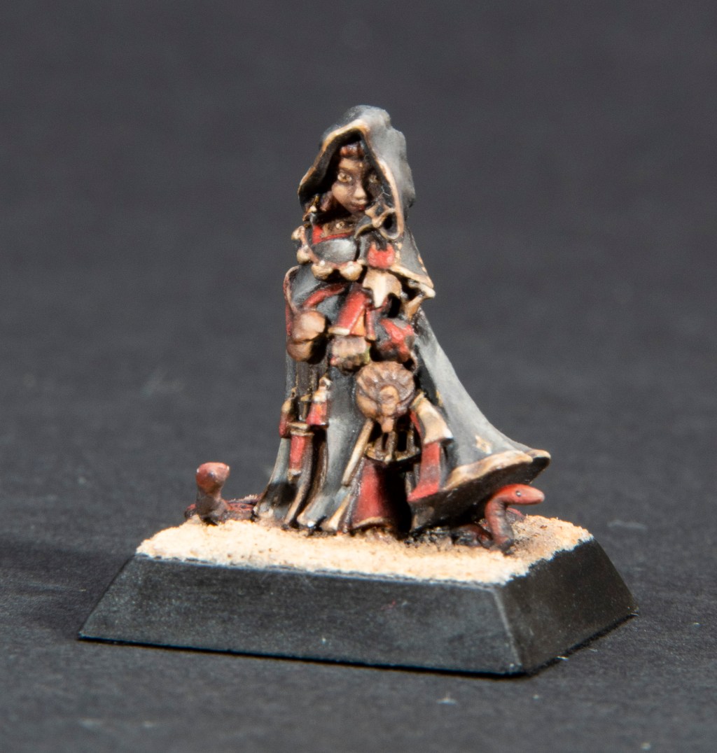 Detailing a gnome arcanist with paint