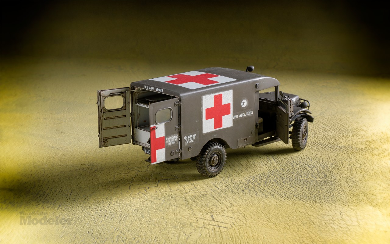 Wallpaper: Roden’s M43 ambulance