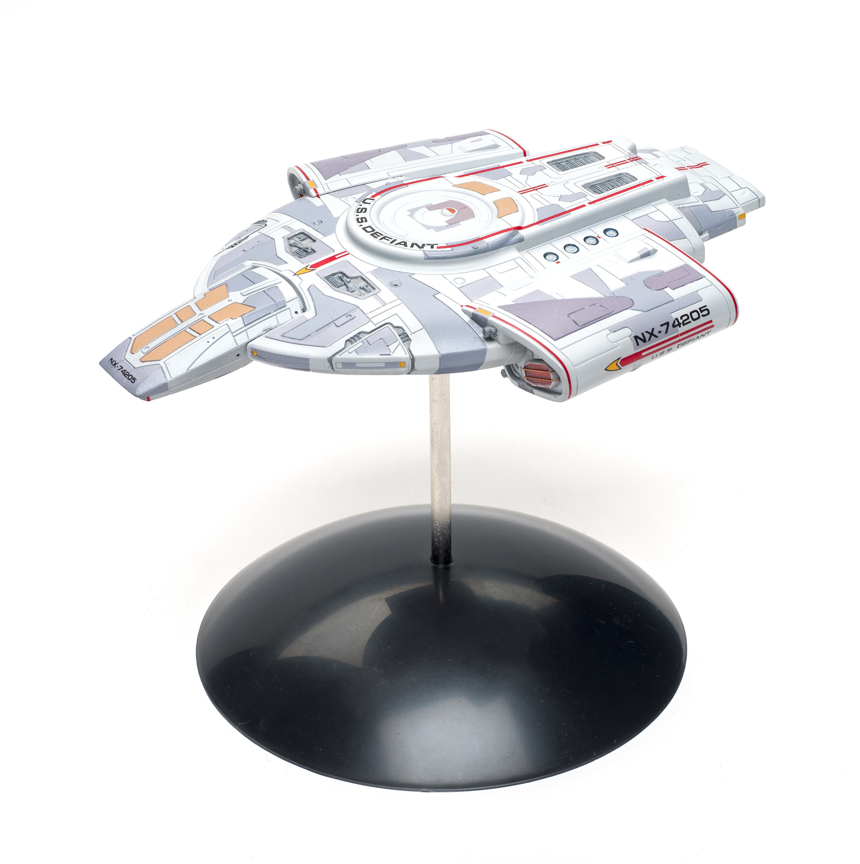 Polar Lights Star Trek USS Defiant – FineScale Modeler