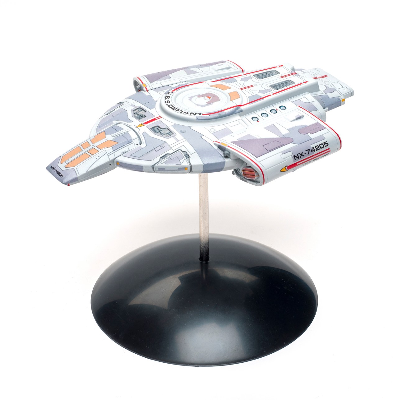 Polar Lights Star Trek USS Defiant