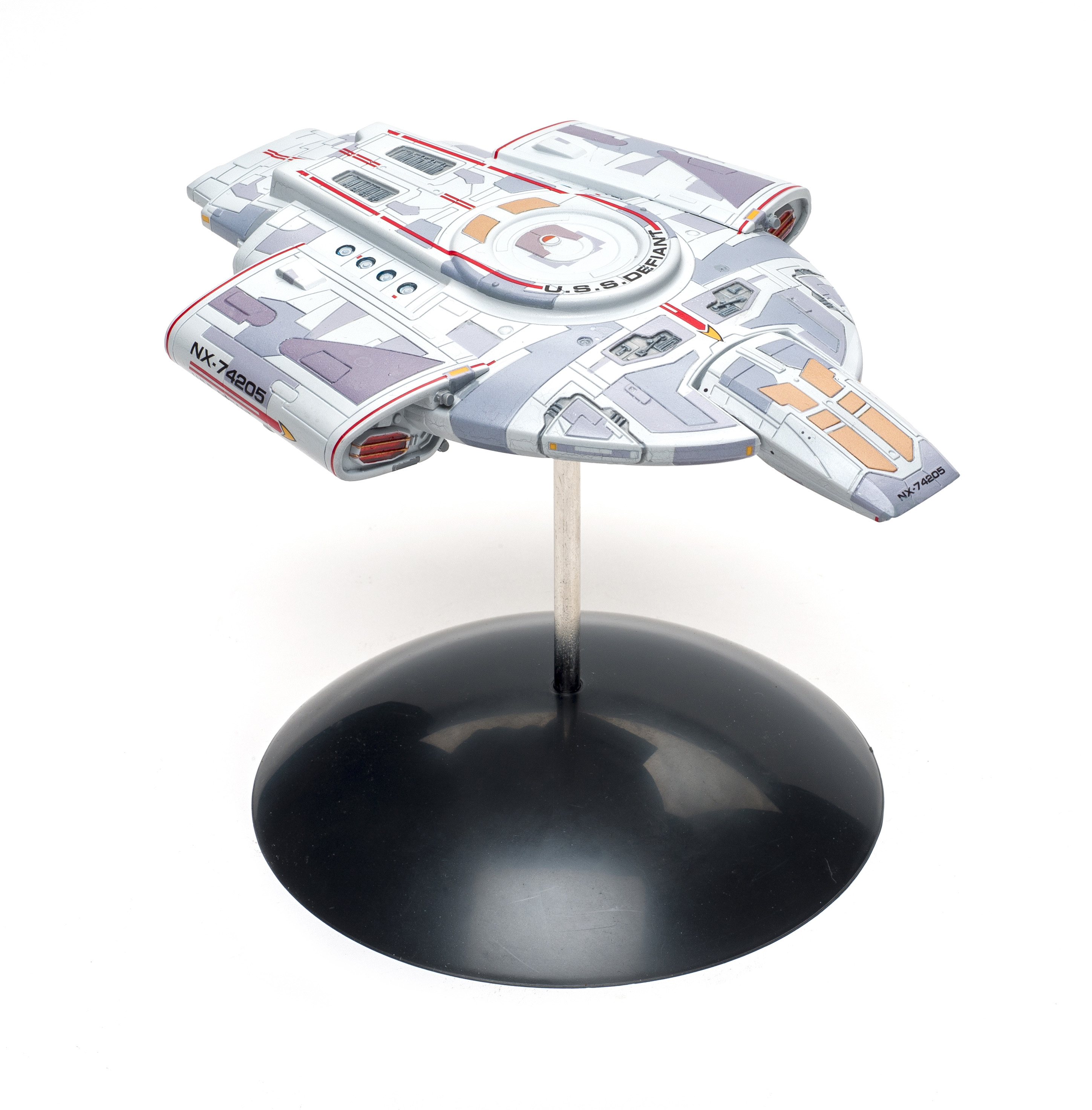 FSMWB0719_PolarLights_USSDefiant_02