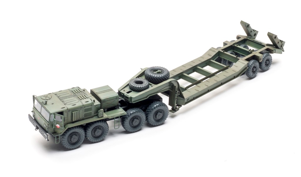 Takom Russian army tank transporter
