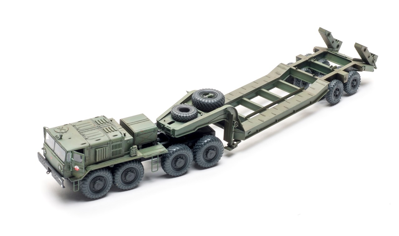 Takom Russian army tank transporter