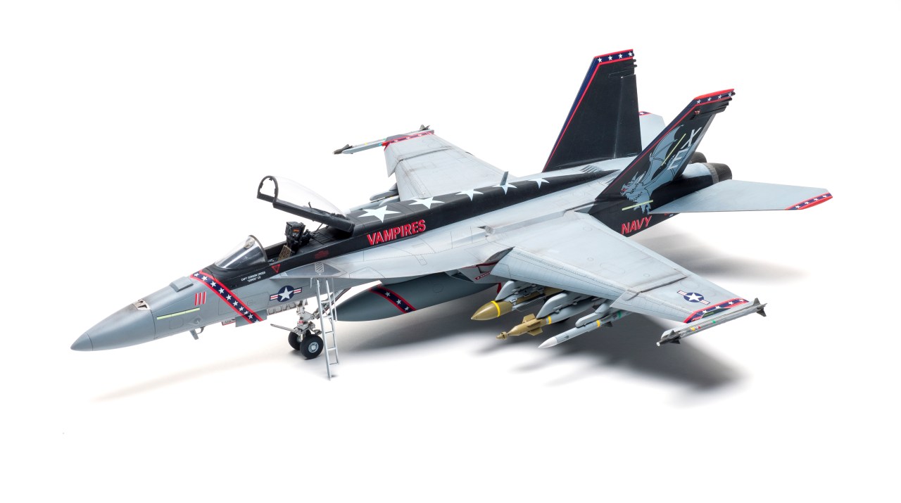 FSMWB0220_Revell_FA18_Super_Hornet_01