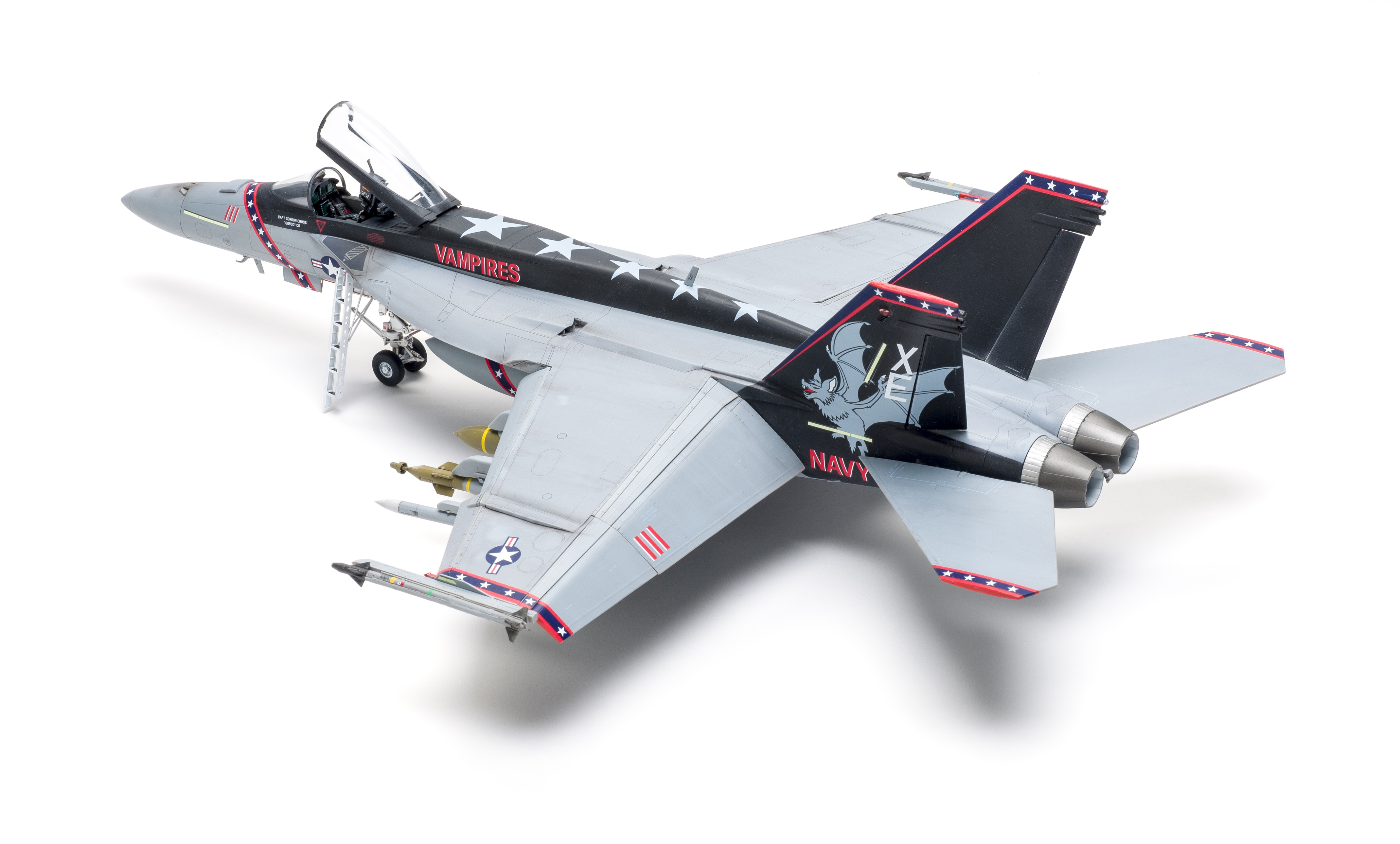 FSMWB0220_Revell_FA18_Super_Hornet_04