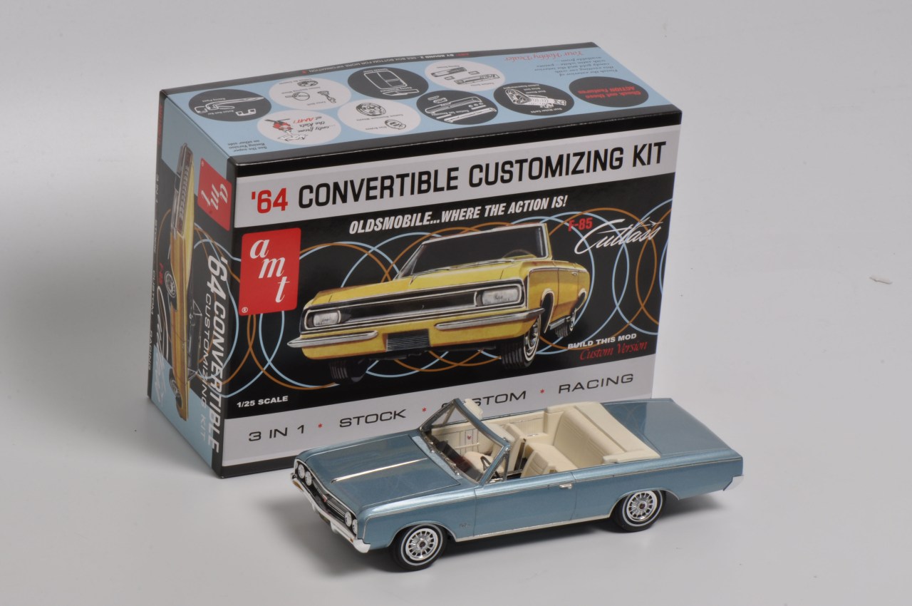 AMT ‘64 Oldsmobile F-85 Cutlass Convertible Customizing Kit