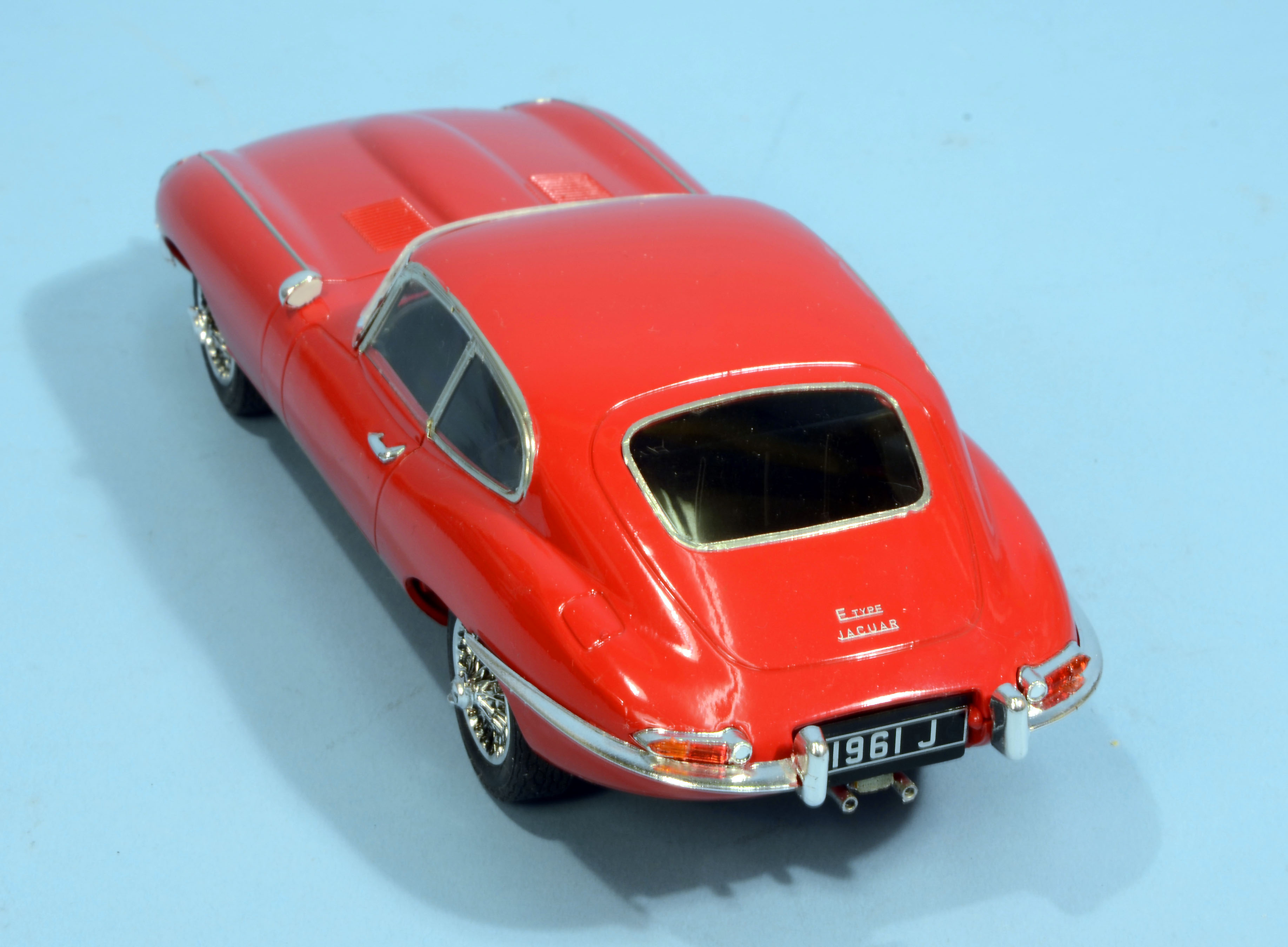 FSDWB0321_Revell_Jaguar_EType_02