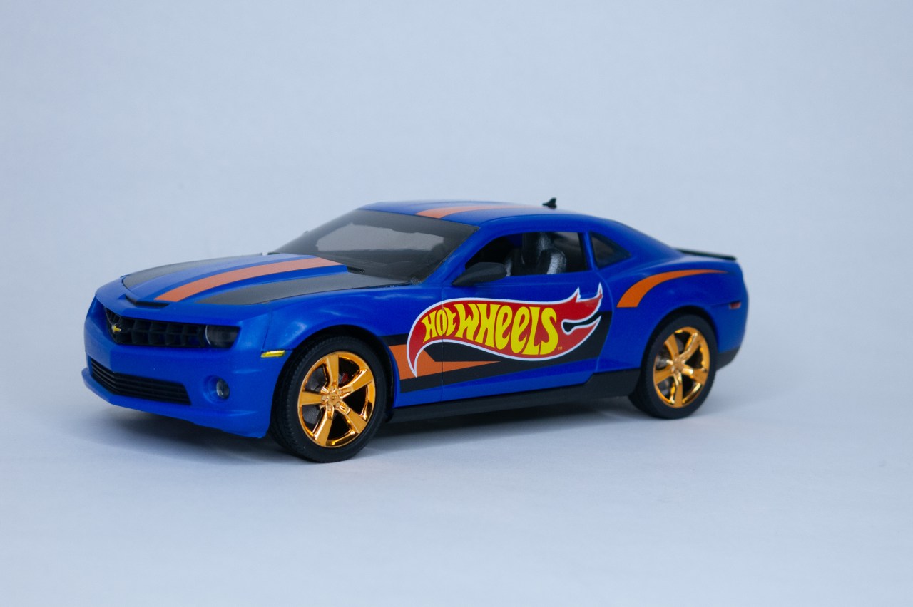 AMT 1/25 scale Hot Wheels 2010 Camaro SS/RS Coupe