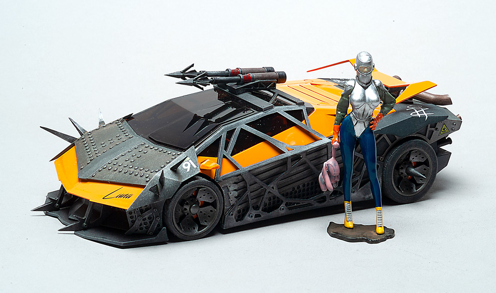 Suyata Madness of the Street 1/32 scale Luna & Selena armored sportscar plastic model kit review