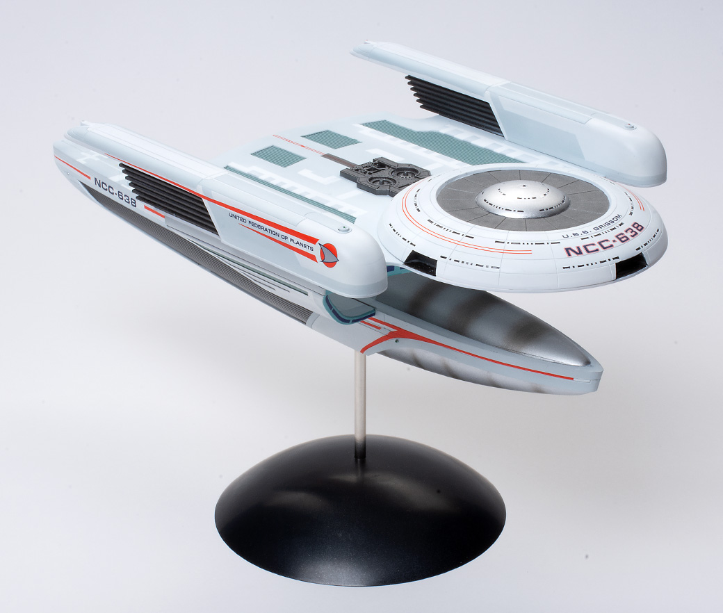 Polar Lights 1/350 scale Star Trek USS “Grissom” NCC-638 plastic model kit review