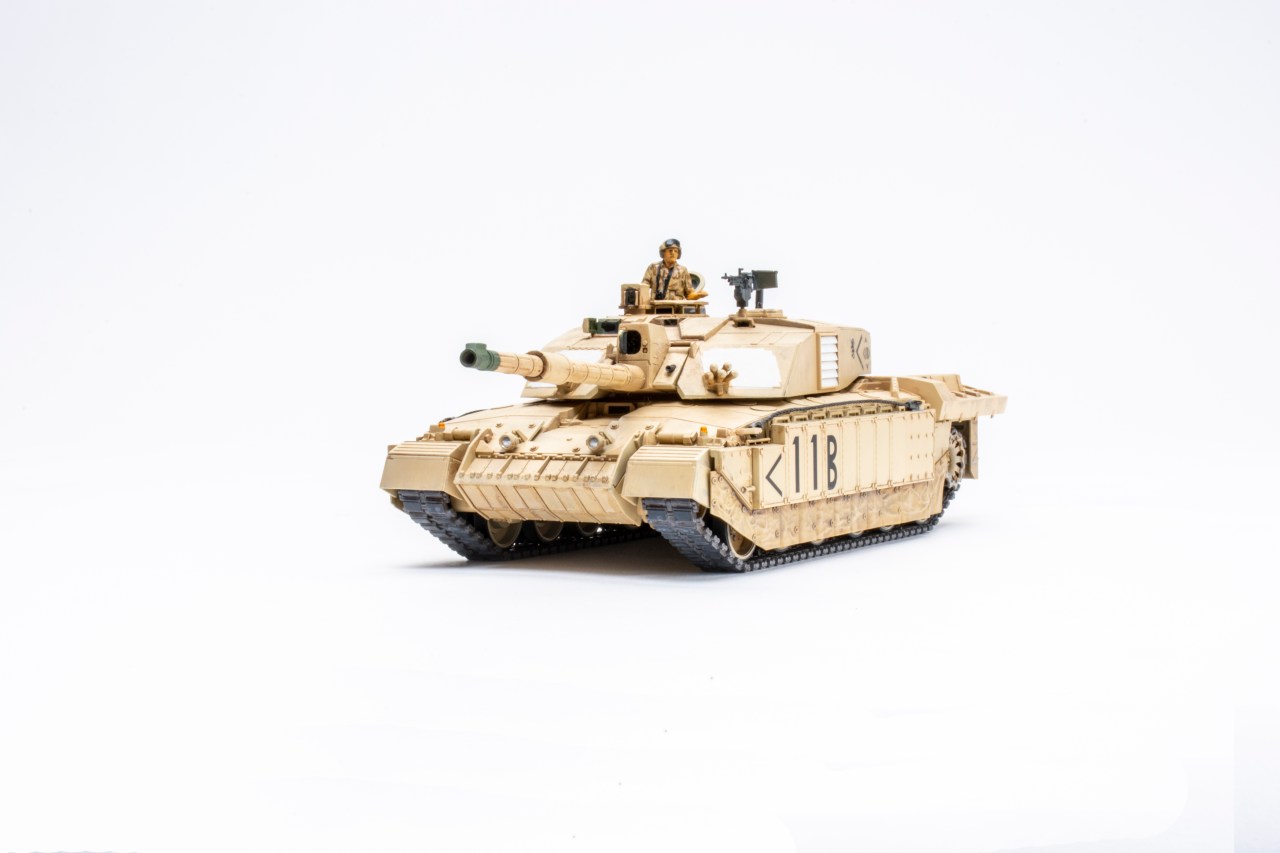 Tamiya 1/48 scale British Tank Challenger II (Desertised) plastic model kit