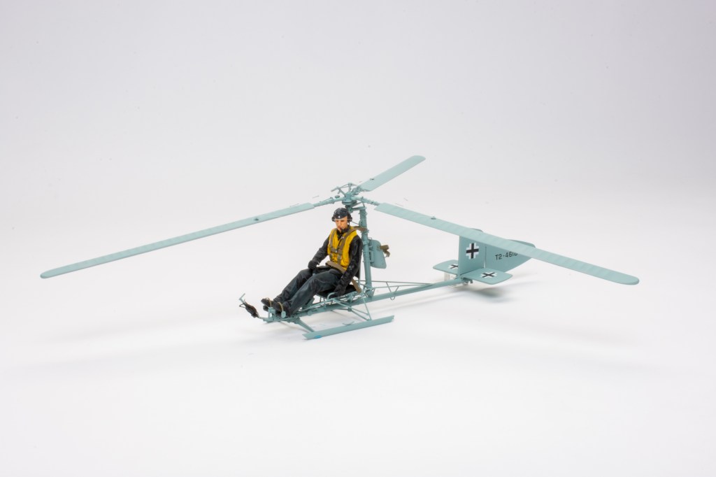 Takom 1/16 scale Focke-Achgelis Fa 330 Bachstelze plastic model kit review