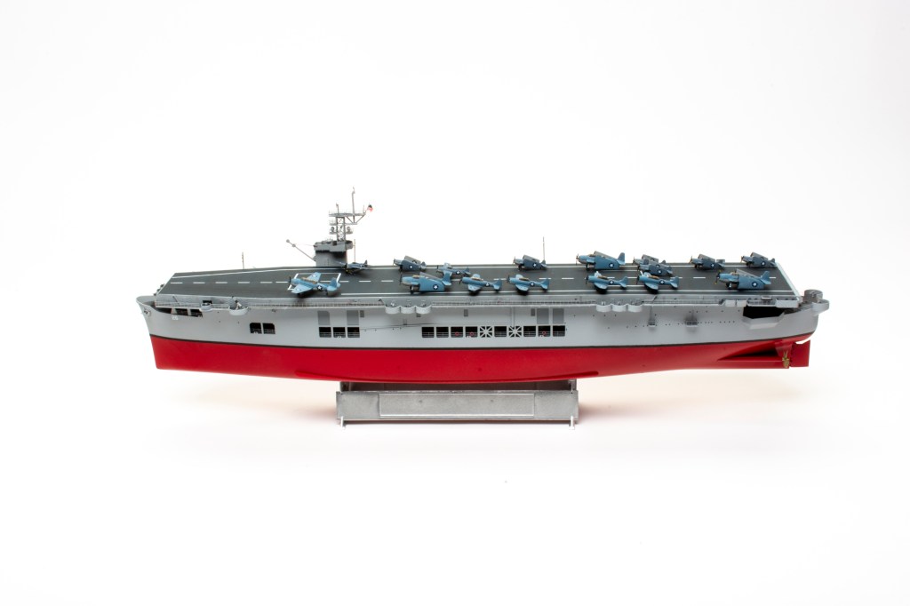 Trumpeter 1/350 scale USS Sangamon (ACV-26) aircraft carrier plastic model kit review
