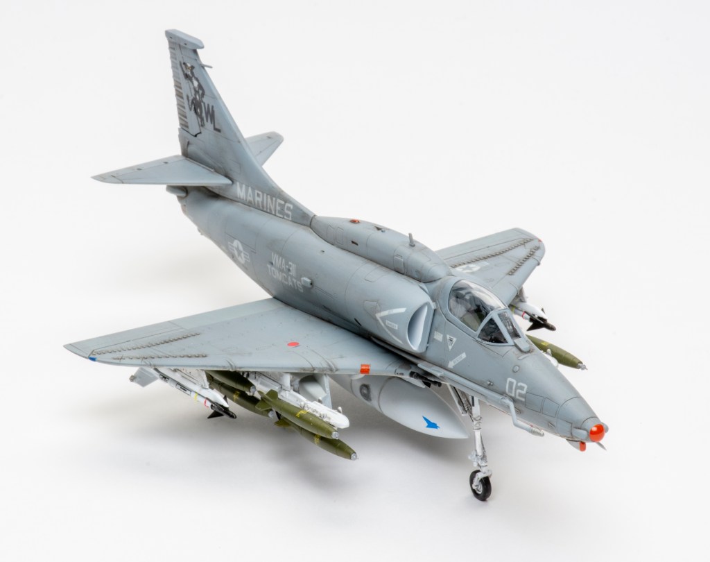 HobbyBoss 1/72 scale A-4M Skyhawk plastic model kit review