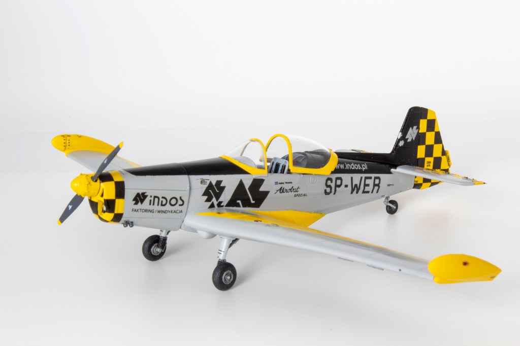 Eduard 1/48 scale Z-526AFS Akrobat Weekend Edition plastic model kit review