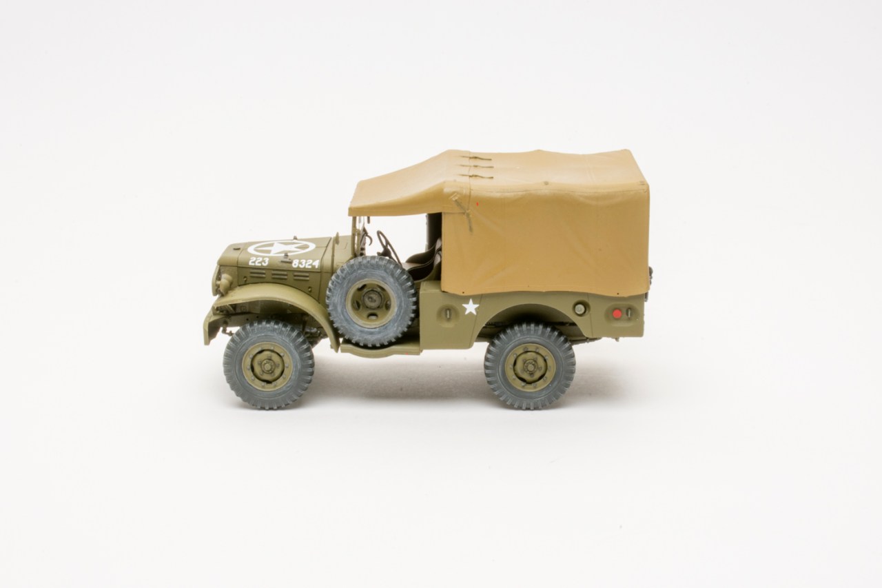 Zvezda 1/35 scale WC-51 ‘Beep’ plastic model kit review