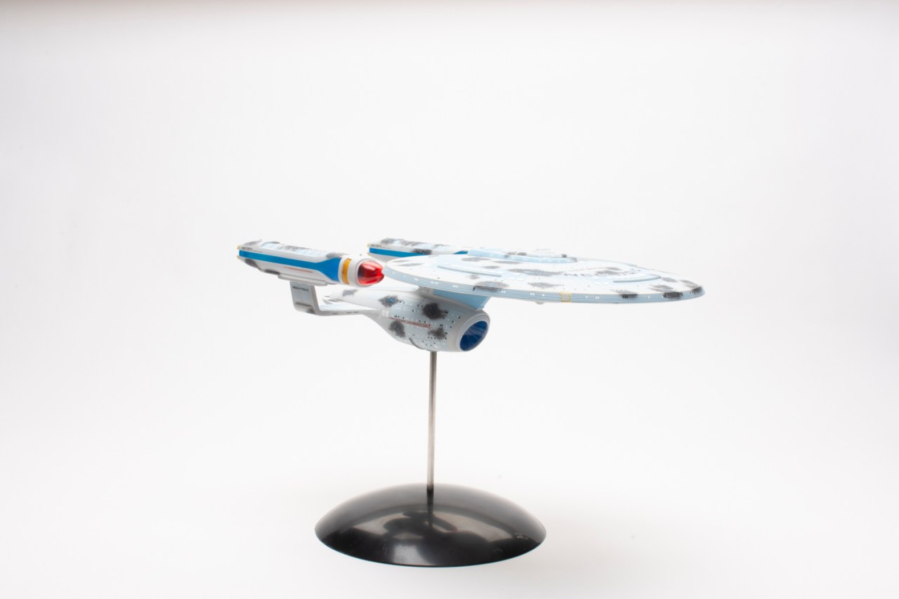 AMT 1/1400 scale Star Trek: The Next Generation USS ‘Enterprise’ C plastic model kit review