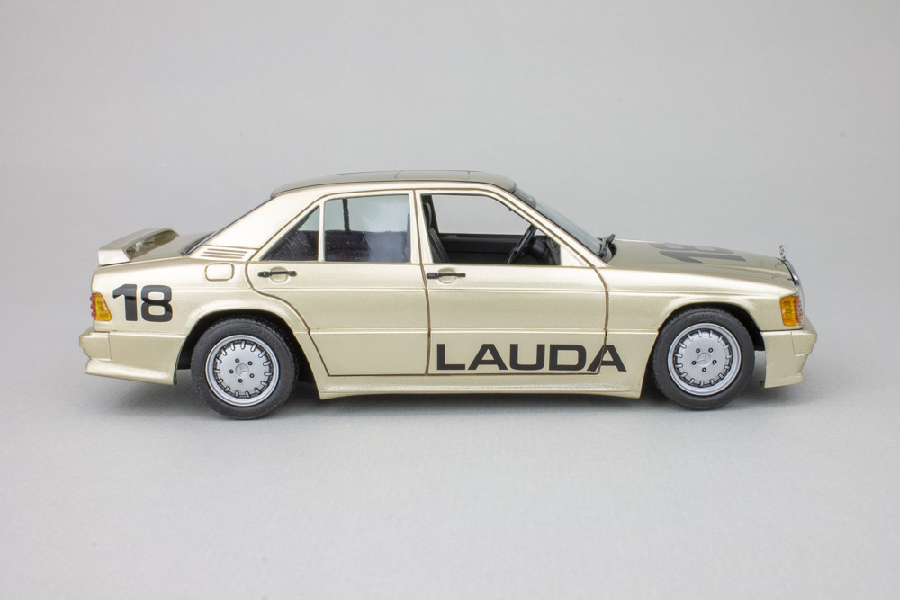 Italeri 1/24 scale Mercedes-Benz 190E 2.3 16v plastic model kit review