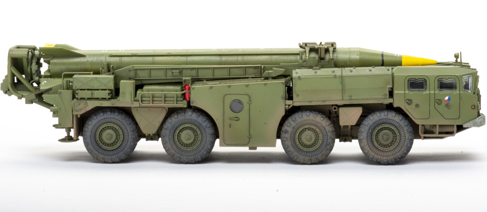 HobbyBoss 1/72 scale Soviet launcher with R17 rocket of 9K72 missile complex “Elbrus” (Scud B) plastic model kit review