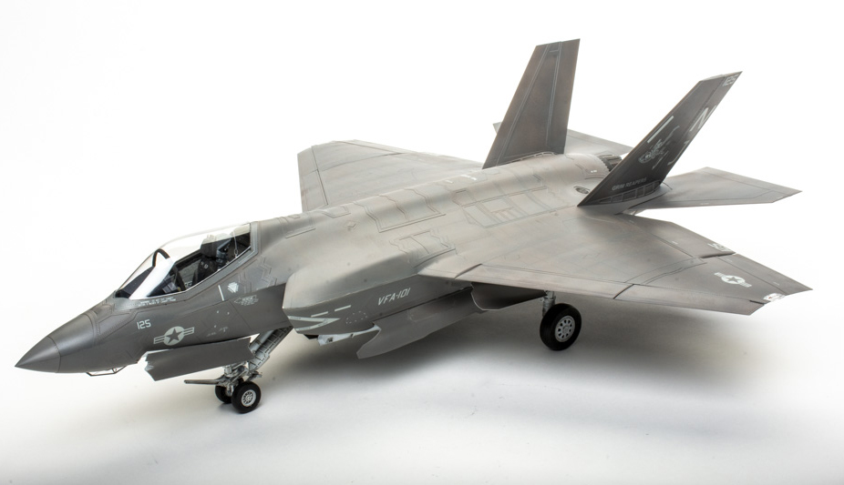 Trumpeter 1/32 scale F-35C Lightning plastic model kit review