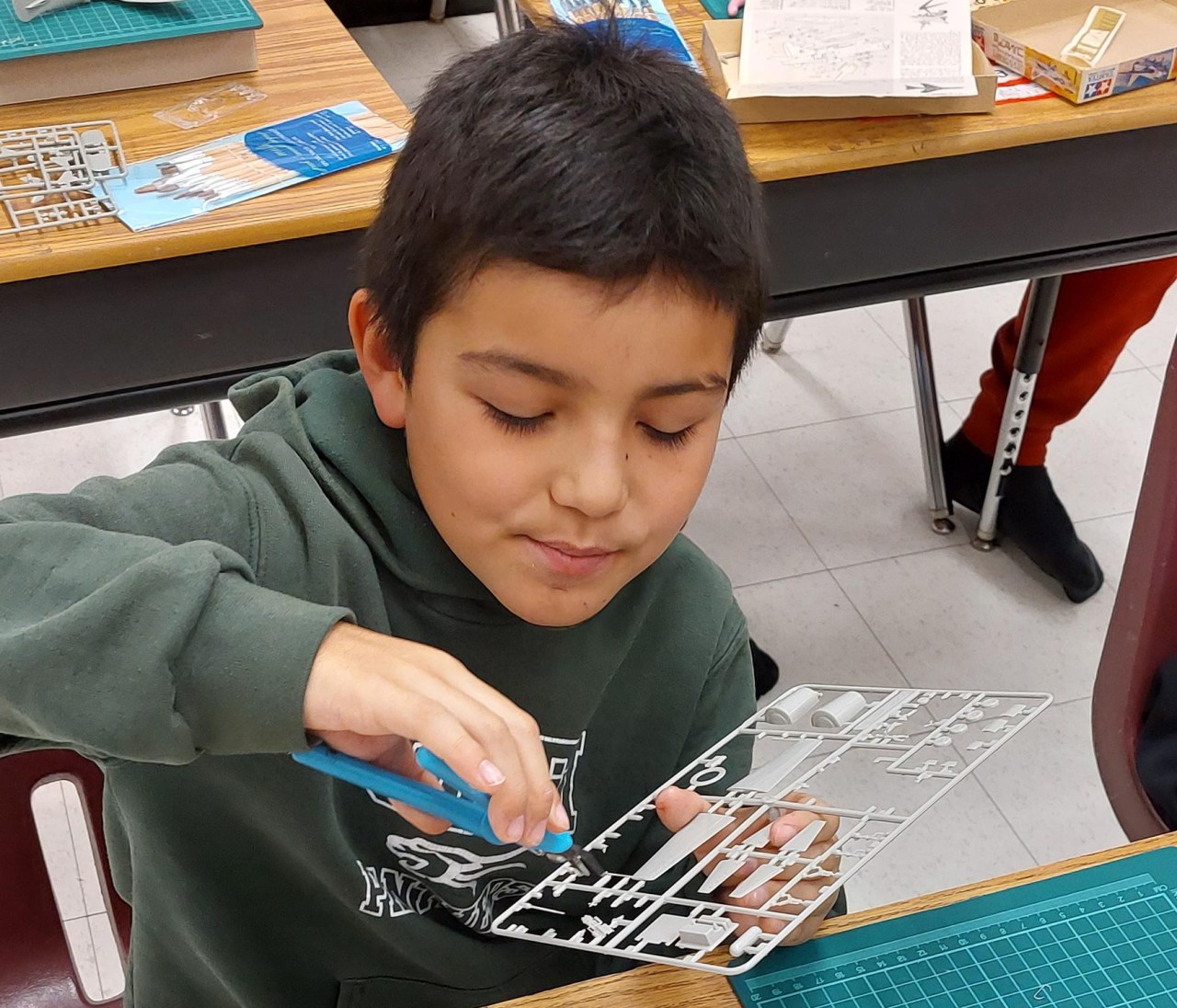 Helping troubled and under-served kids through scale modeling