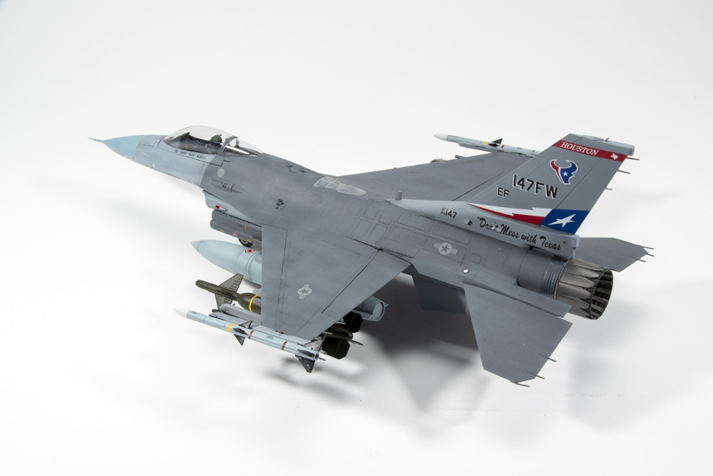 Kinetic 1/48 scale F-16C Block 25/42 USAF plastic model kit review