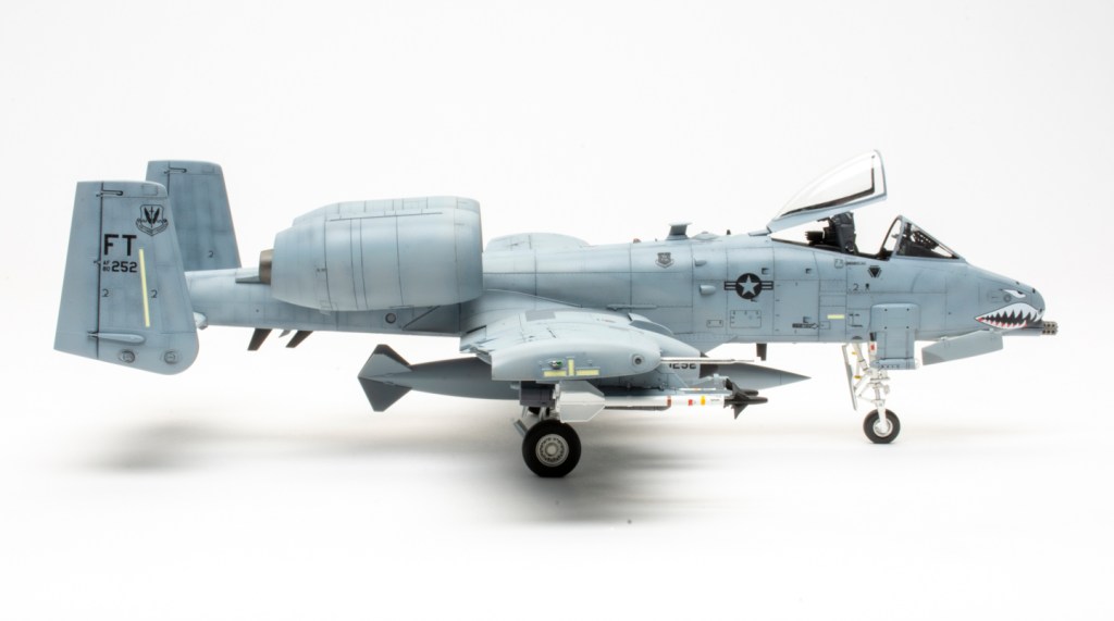 Academy 1/48 scale USAF A-10C Thunderbolt II plastic model kit review