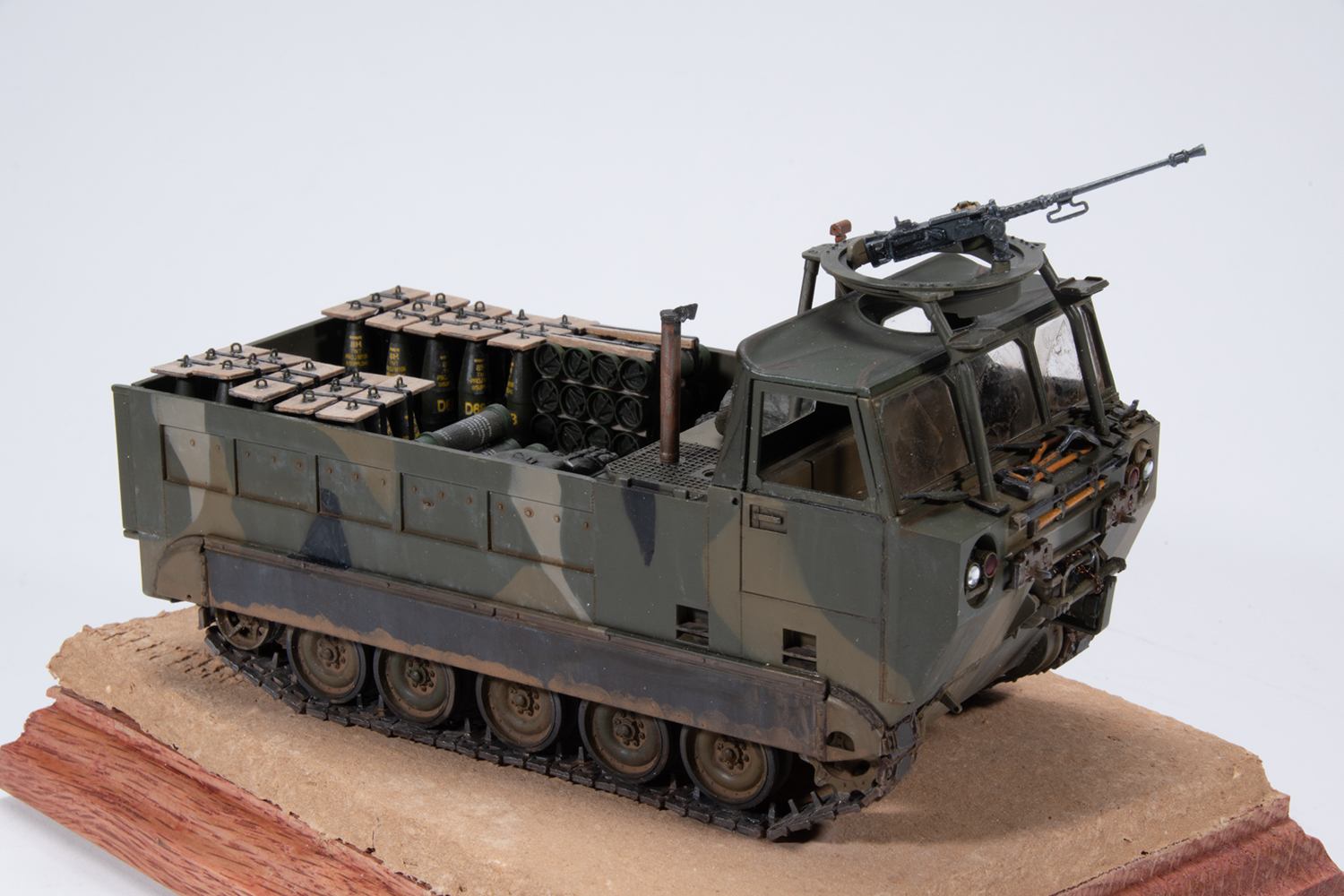 FSDAM0523_16