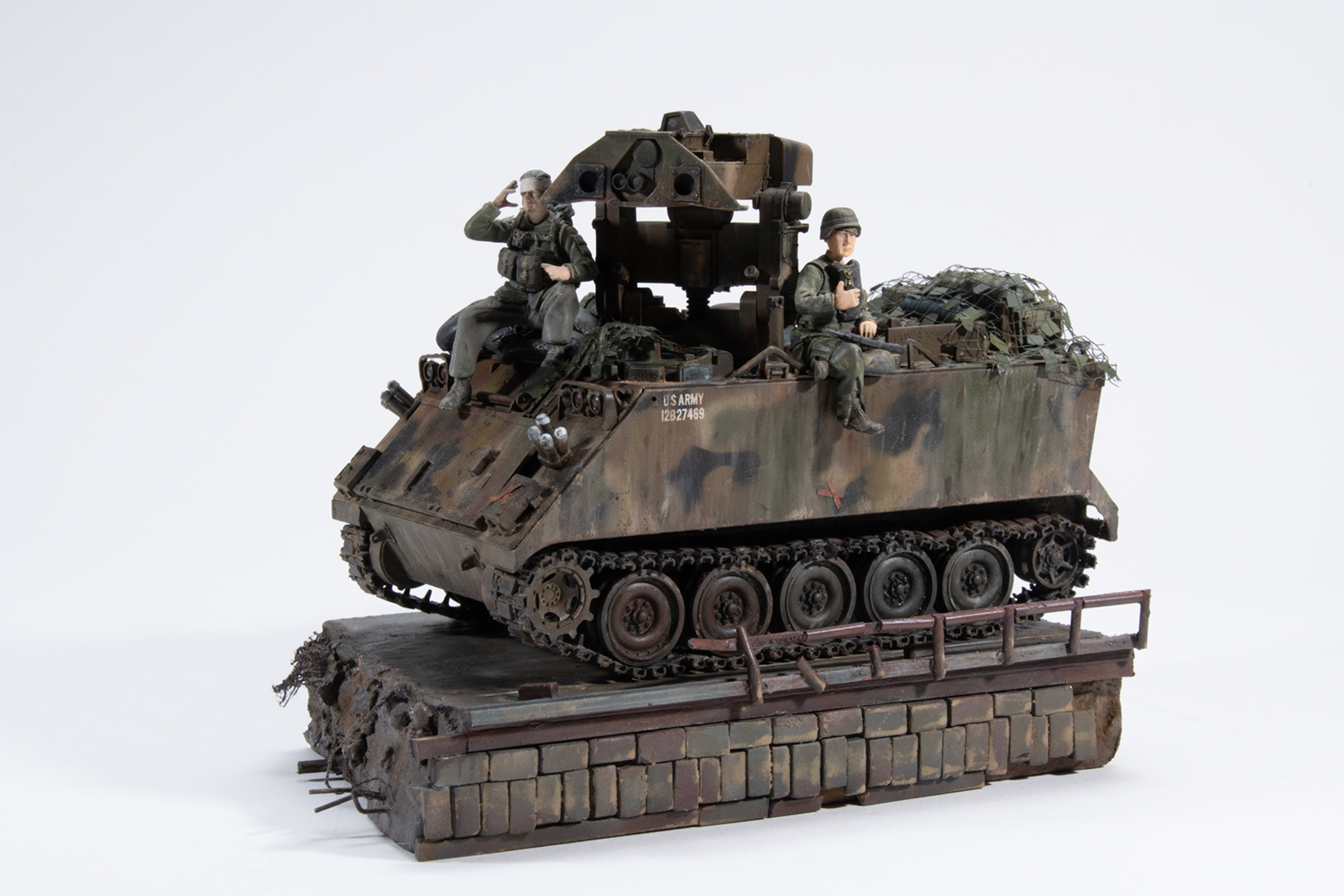 FSDAM0523_39