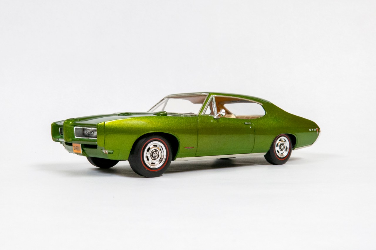 AMT 1/25 scale 1968 Pontiac GTO Hardtop Craftsman Plus plastic model kit review